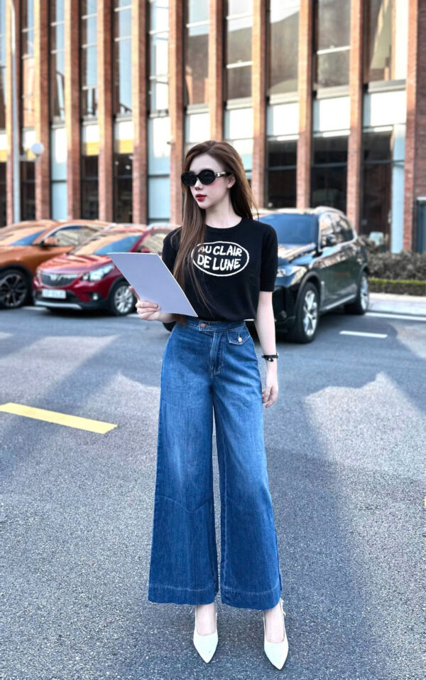 Quần jeans cạp cao ống suông có nắp túi trang trí