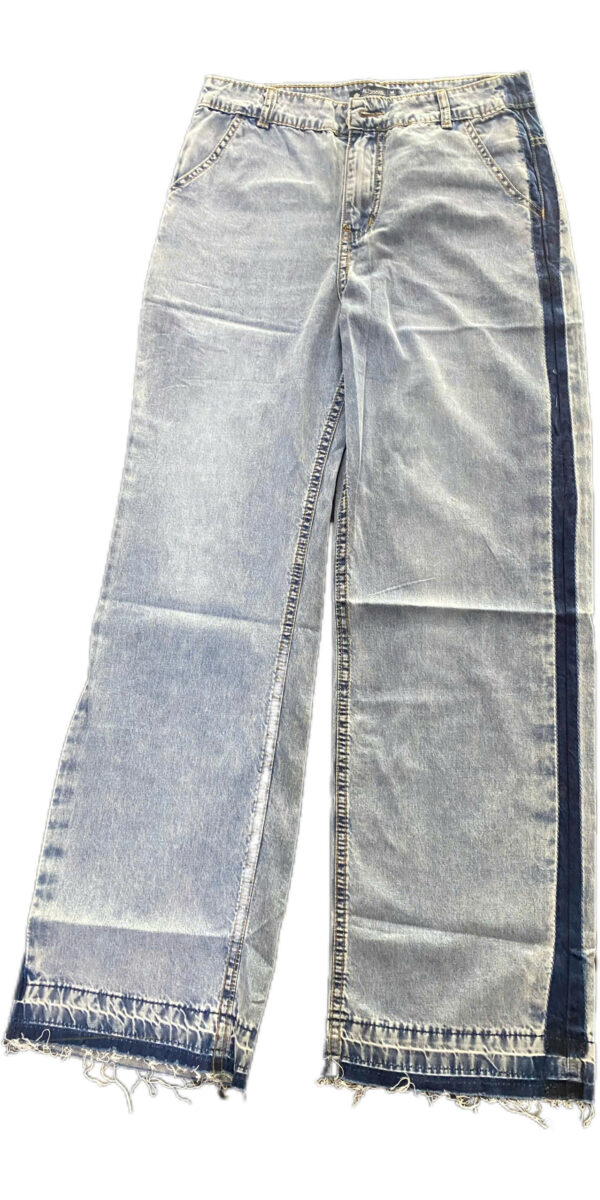 Quần jeans nữ ống rộng hiệu ứng sườn